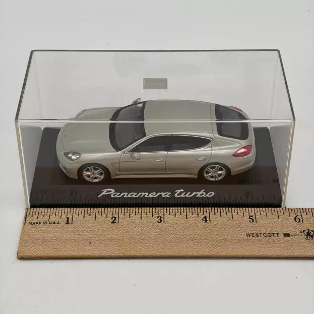 Minichamps Porsche Panamera Turbo 2009 1:43 WAP02000519